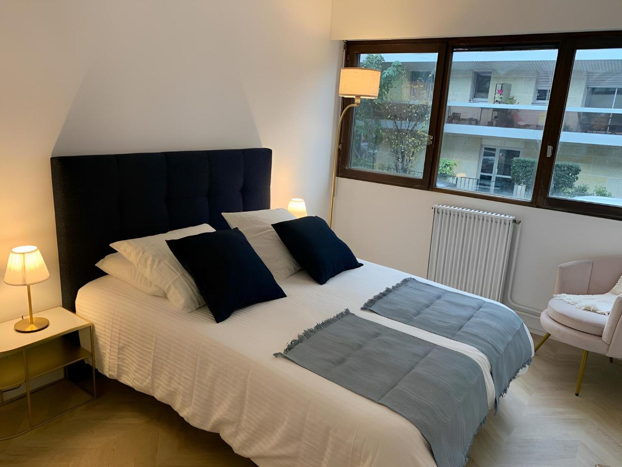 Magnifique Appartement, 3 Min De Paris ลูวาลัวเปแรต์ ภายนอก รูปภาพ